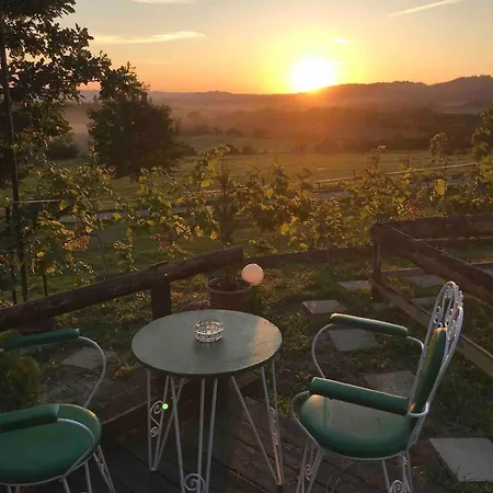 Tiny House Nad Vinici Nyaraló